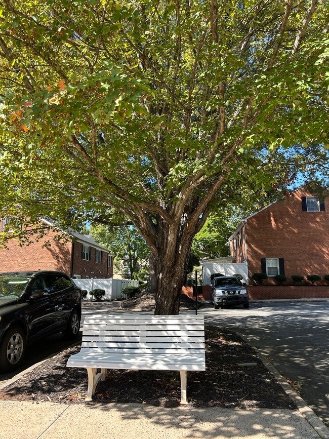 321 Hanover Arms Ct in Winston-Salem, NC - Building Photo - Building Photo