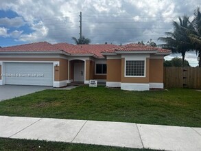 1304 SE 7th Ct in Homestead, FL - Building Photo - Building Photo