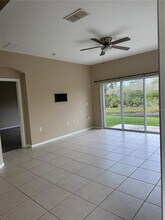 8514 Broken Willow Ct in Tampa, FL - Foto de edificio - Building Photo