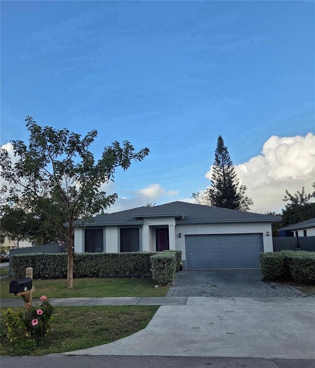 77 NE 12th St in Homestead, FL - Building Photo - Building Photo