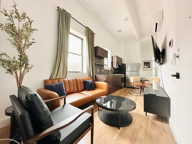 Furnished room/NOT APARTMENT in Brooklyn, NY - Building Photo - Building Photo