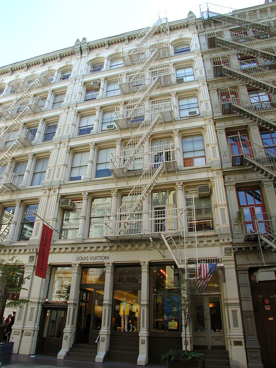 165-167 1st Ave in New York, NY - Building Photo