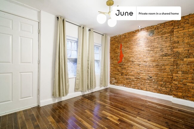 Room in Shared 5 bed/1.5 bath home in New York, NY - Building Photo - Building Photo