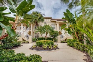 4161 Sawgrass Point Dr in Bonita Springs, FL - Building Photo