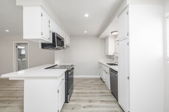 1308 Agate St in Redondo Beach, CA - Foto de edificio - Interior Photo