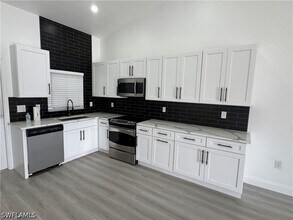 7296 Pebble Beach Rd in Ft. Myers, FL - Building Photo - Building Photo