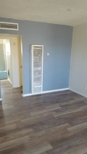 234 W Cleveland Ave in Las Vegas, NV - Building Photo - Interior Photo