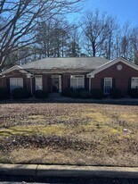 9146 Garrett Lake Dr in Columbus, GA - Building Photo