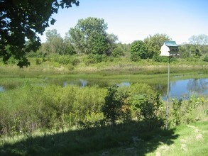 311 Village Creek Dr-Unit -2D in Lake In The Hills, IL - Building Photo - Building Photo