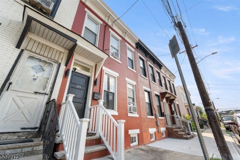 39 Emmet St in Newark, NJ - Building Photo