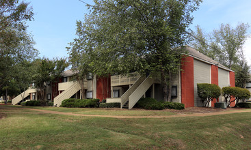 ReNew on Ridgewood Apartments in Jackson, MS - Building Photo - Building Photo