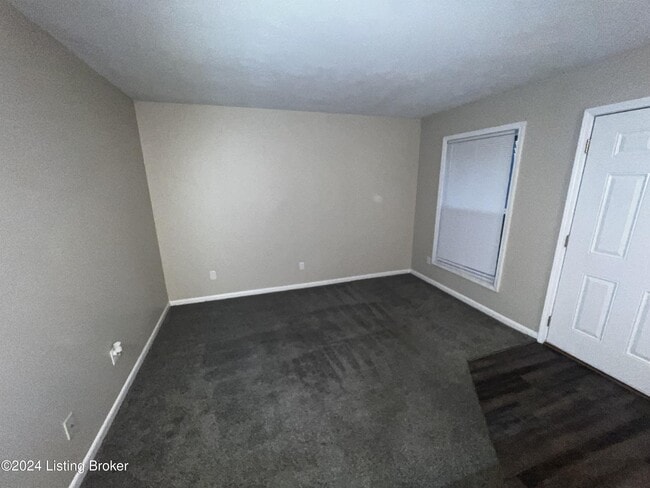 4220 Flintlock Dr in Louisville, KY - Building Photo - Building Photo