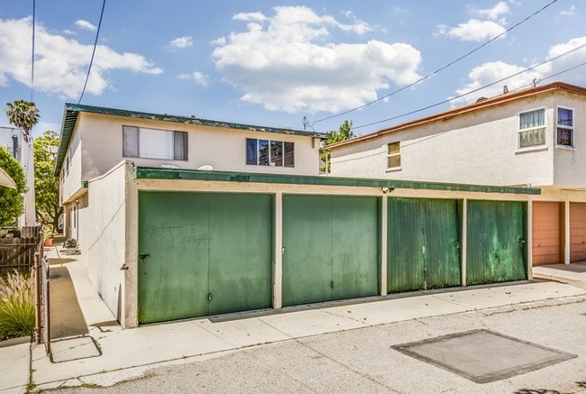 1338 Engracia Ave in Torrance, CA - Foto de edificio - Building Photo