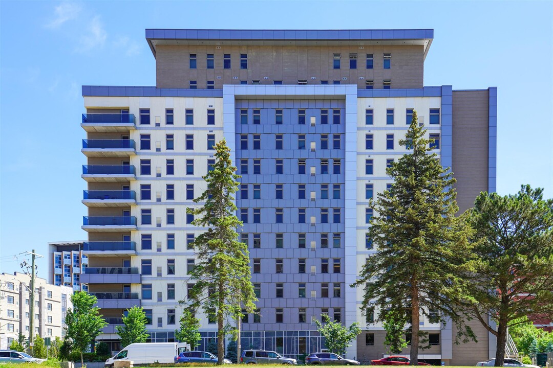 Spring Village in Waterloo, ON - Building Photo