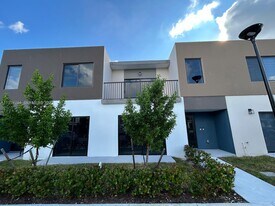14568 SW 261 St Ter in Princeton, FL - Building Photo