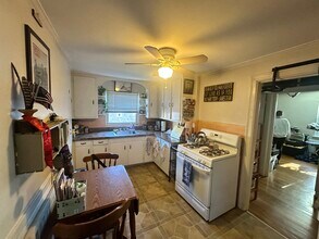 32 Bishop Rd, Unit 4 in Quincy, MA - Building Photo - Building Photo