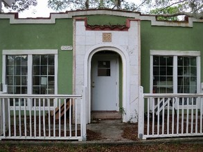 2403 9th Ave W in Bradenton, FL - Foto de edificio - Building Photo