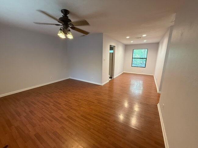3202 Locke Ln in Austin, TX - Foto de edificio - Building Photo