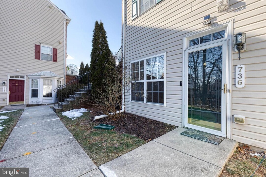 736 Heather Stone Loop in Glen Burnie, MD - Building Photo