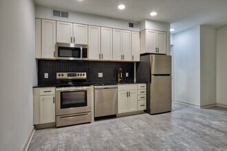 142 West York in Norfolk, VA - Building Photo - Building Photo
