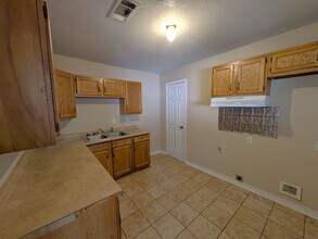 3820 W Lynwood Dr in Beaumont, TX - Building Photo - Building Photo