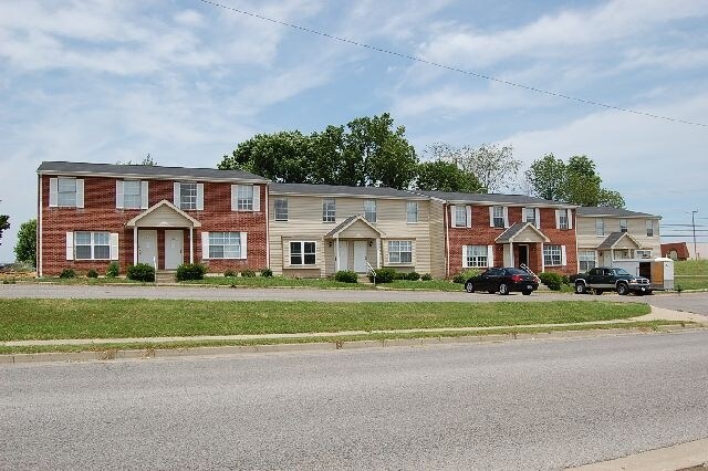 Meadowlark Townhouses in Murray, KY - Building Photo