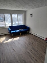 1037 E Philadelphia St, Unit First floor in York, PA - Building Photo - Building Photo