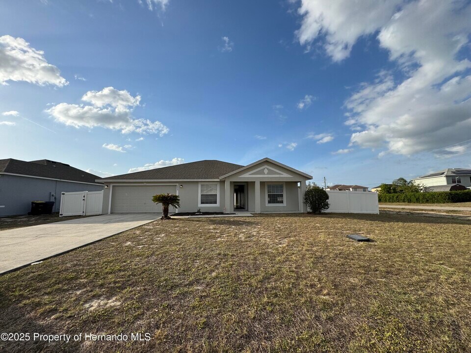 403 Big Black Pl in Poinciana, FL - Building Photo