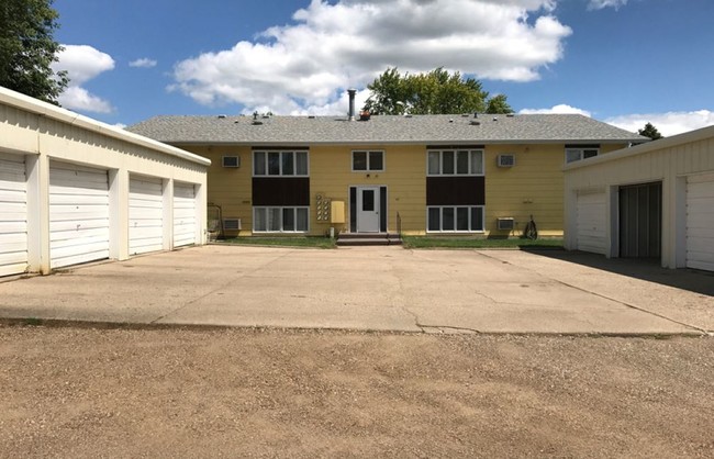 420 N 14th St in Bismarck, ND - Building Photo - Building Photo