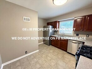 829 S Sherman St in Olathe, KS - Building Photo - Building Photo