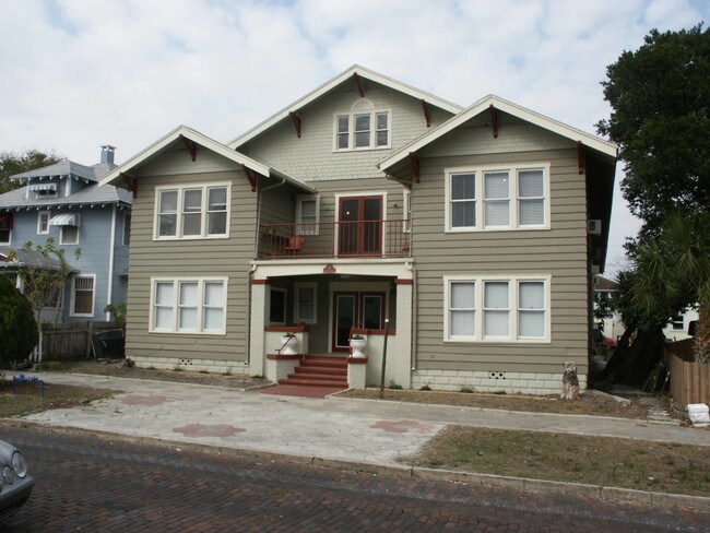111 6th Ave N in St. Petersburg, FL - Foto de edificio - Building Photo