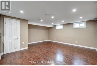 149 Riverside Dr N in Oshawa, ON - Building Photo - Building Photo