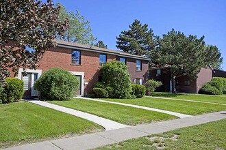 Balmoral Townhomes in Brampton, ON - Building Photo - Building Photo