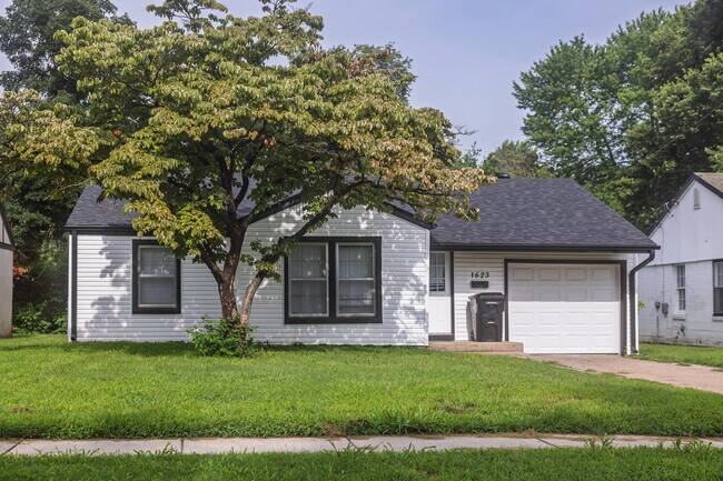 1623 S Kentwood Ave in Springfield, MO - Building Photo - Building Photo