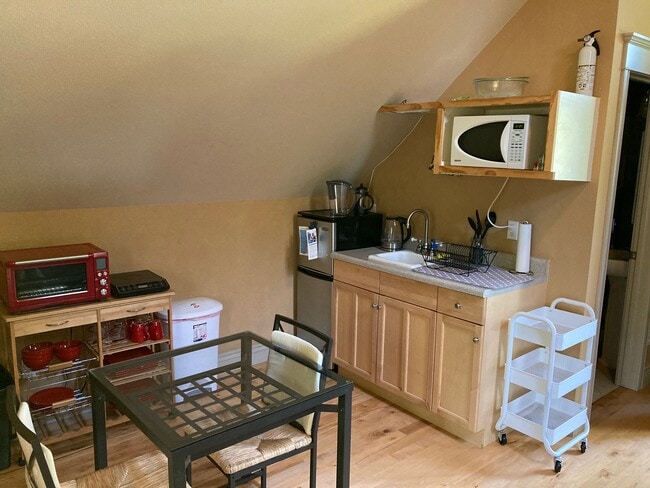 1625 W Hays St, Unit Hay's St Studio in Boise, ID - Building Photo - Building Photo