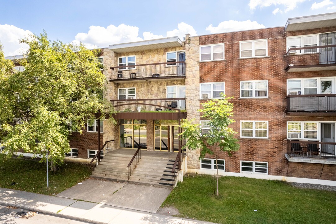 1450 Shevchenko Boul in Montréal, QC - Building Photo