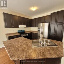 11 Jazzberry Rd in Brampton, ON - Building Photo - Building Photo