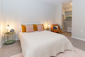 2630 N Hackett Ave in Milwaukee, WI - Building Photo - Building Photo