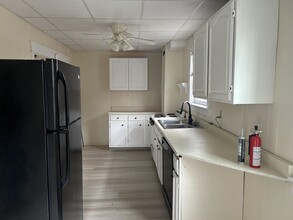 5 Perry Ave in Concord, NH - Building Photo - Building Photo