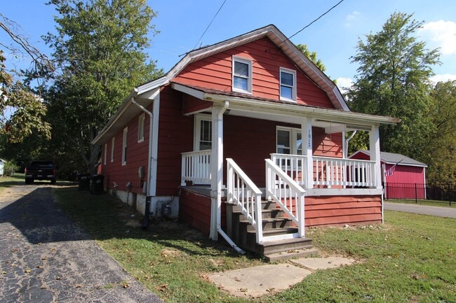 1012 Main St in Milford, OH - Building Photo - Building Photo