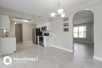 2844 Oak Lea Dr in South Daytona, FL - Building Photo - Building Photo