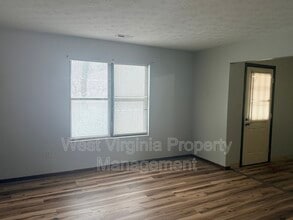 82 Beagle Club Rd in Jumping Branch, WV - Building Photo - Building Photo