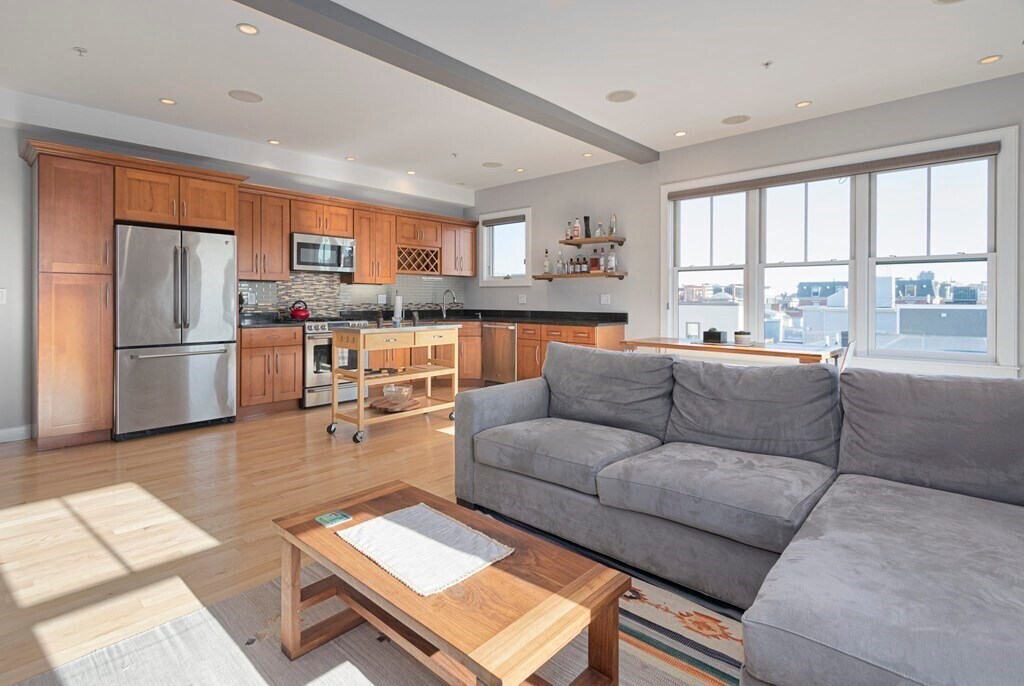 288 C St in Boston, MA - Building Photo