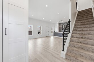 1102 Summit St in Columbus, OH - Building Photo - Building Photo