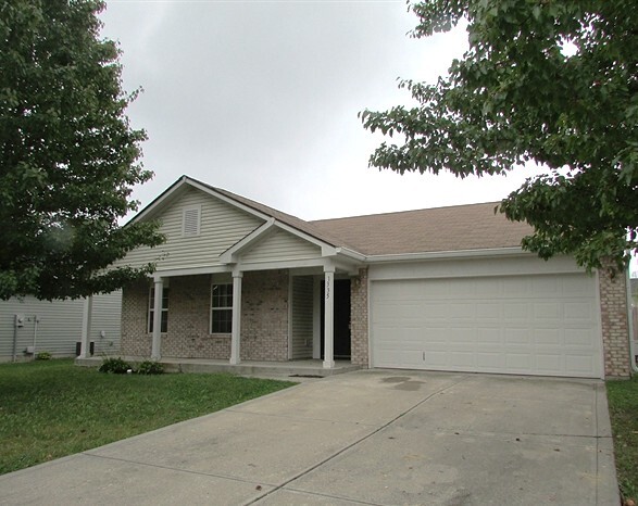 1335 Grand Canyon Cir in Franklin, IN - Building Photo