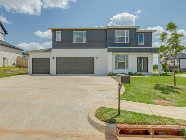2100 El Cajon St in Edmond, OK - Building Photo - Building Photo