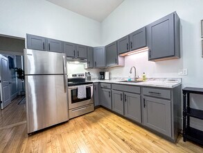 341 Water St in Augusta, ME - Building Photo - Building Photo