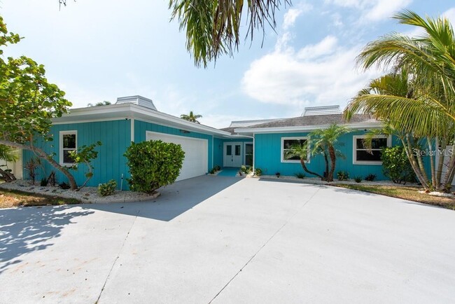 property at 4643 Bay Crest Dr