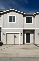 6532 W 36th Pl in Kennewick, WA - Building Photo