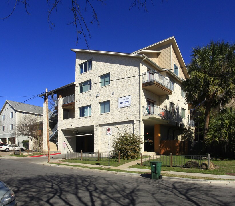 1905 Robbins in Austin, TX - Building Photo